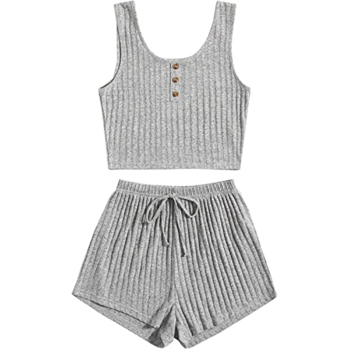 Color Coordinated Crop Top And Shorts Set For Women